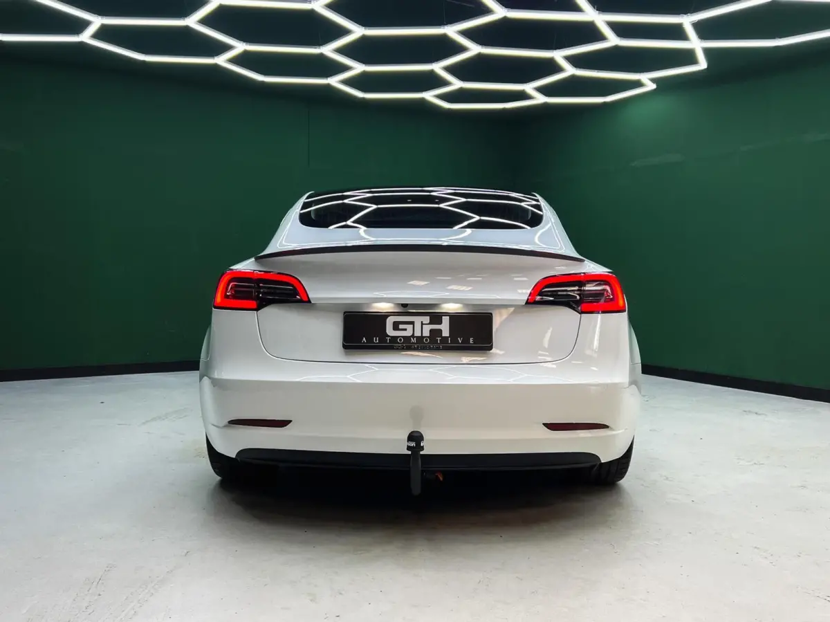 Performance AWD 75 kWh Trekhaak | Marge | NAP