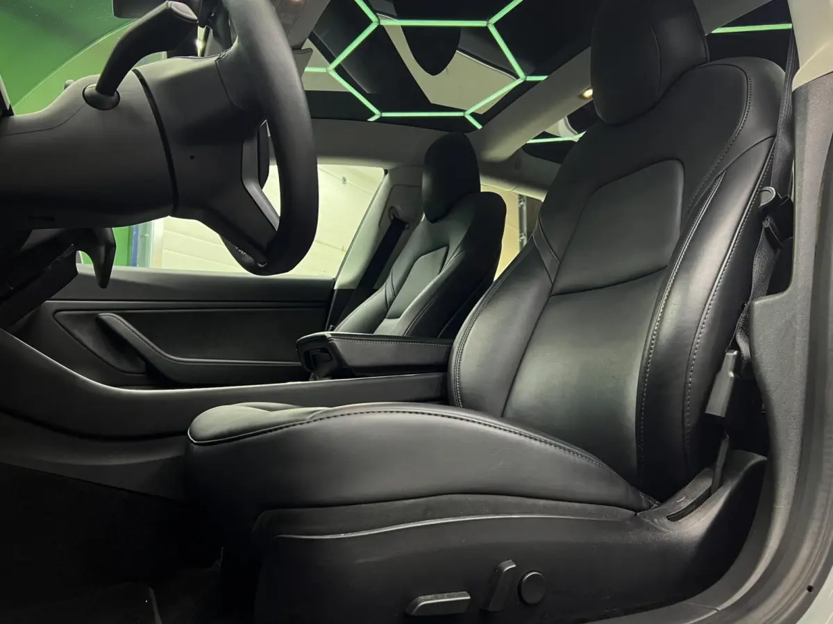 Performance AWD 75 kWh Trekhaak | Marge | NAP