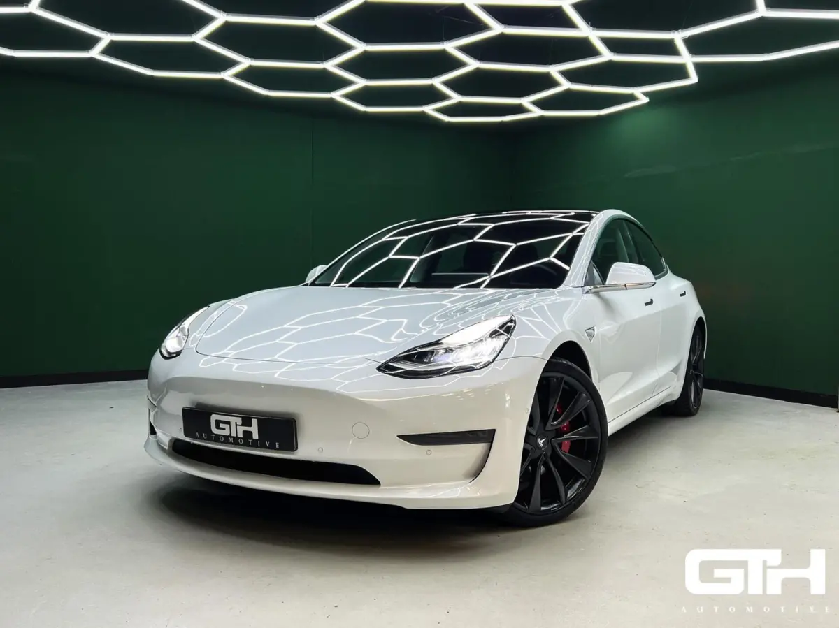 Performance AWD 75 kWh Trekhaak | Marge | NAP