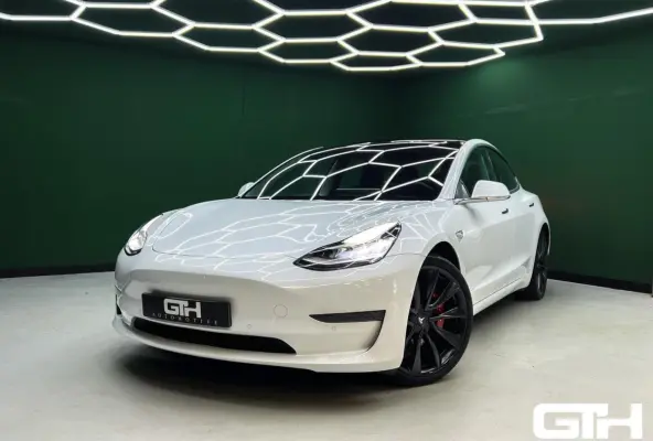 Performance AWD 75 kWh Trekhaak | Marge | NAP