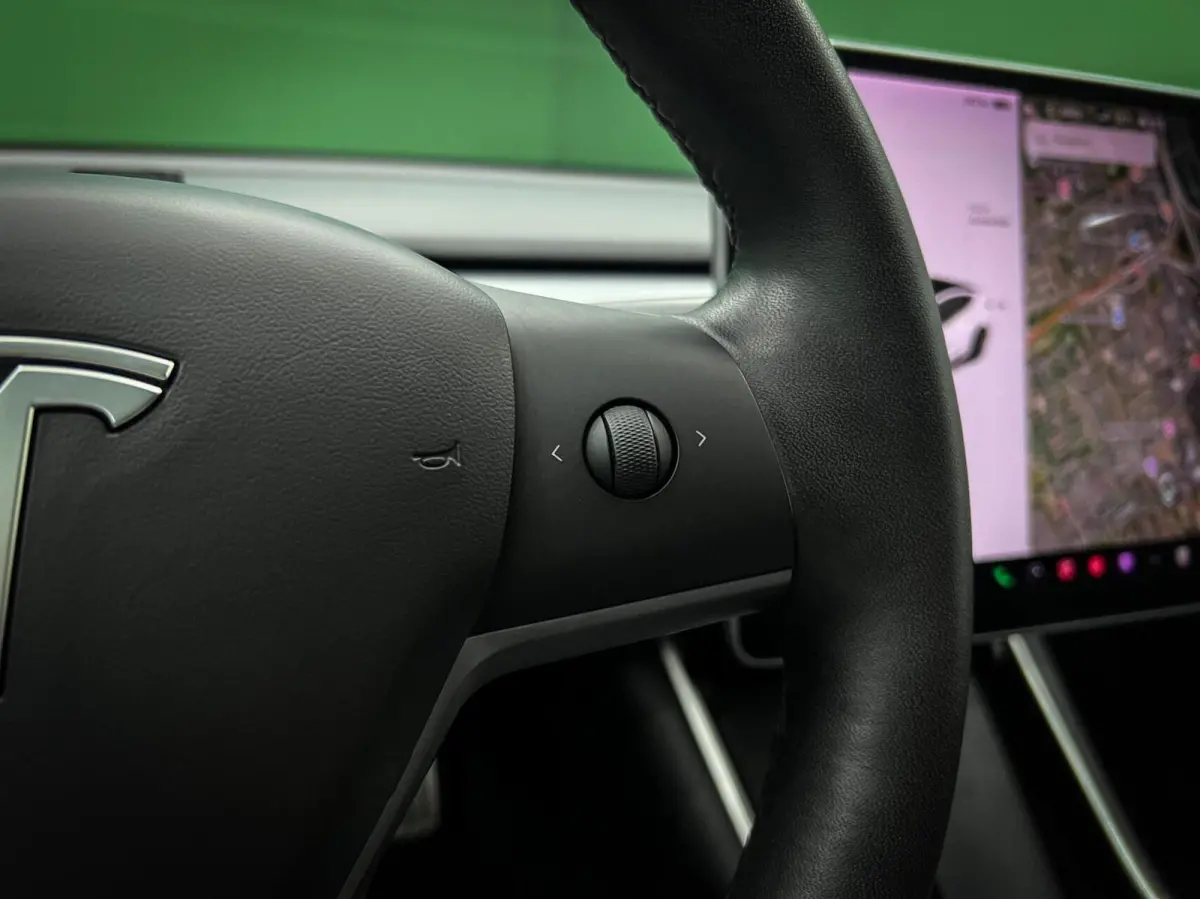 Performance AWD 75 kWh Trekhaak | Marge | NAP