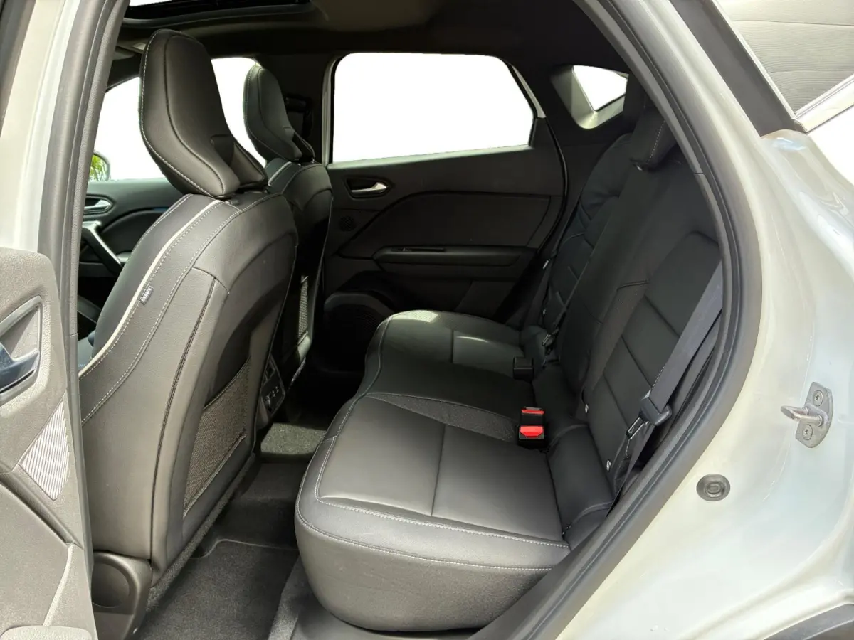 1.8 HEV AT Instyle Schuif kantel dak | Navigatie | LM Velgen | Leder | Stoelverwarming