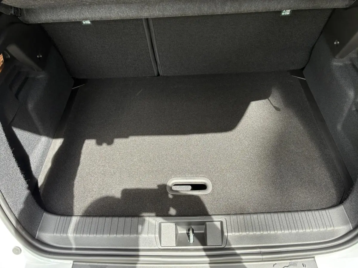 1.8 HEV AT Instyle Schuif kantel dak | Navigatie | LM Velgen | Leder | Stoelverwarming
