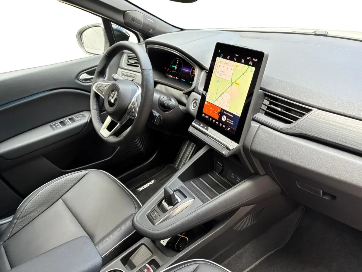 1.8 HEV AT Instyle Schuif kantel dak | Navigatie | LM Velgen | Leder | Stoelverwarming