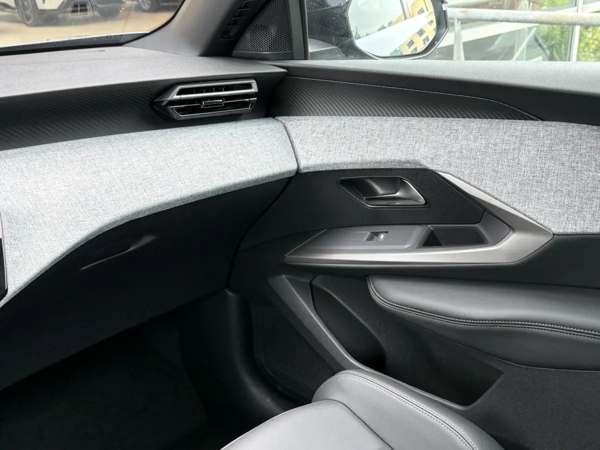 Allure Avantage 73 kWh 7p | Tot 8 jaar garantie | Camera | Apple Carplay/Android Auto | 19 inch velgen