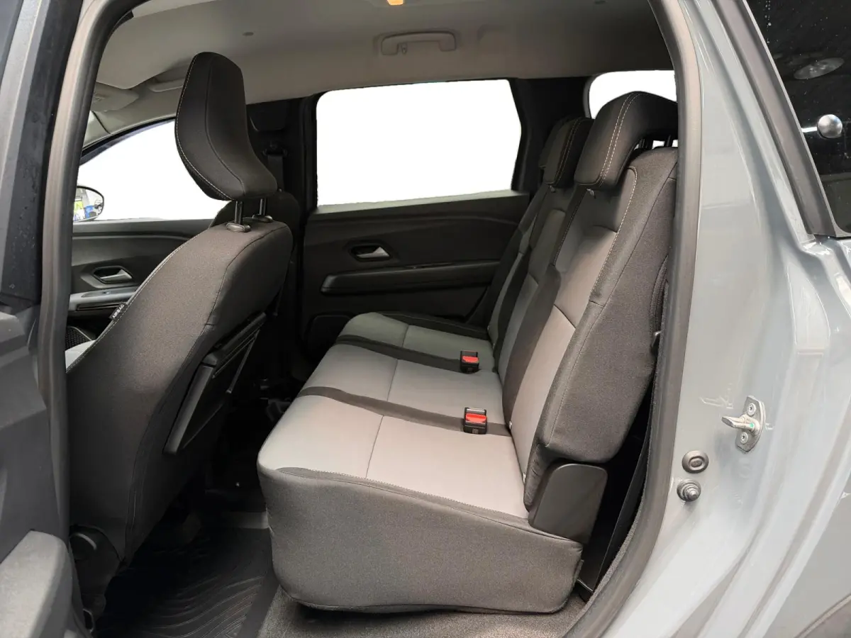 1.6 Hybrid 140 Extreme 7p. ZUINIG | RUIM | Stoelverwarming | Climate control | Carplay |