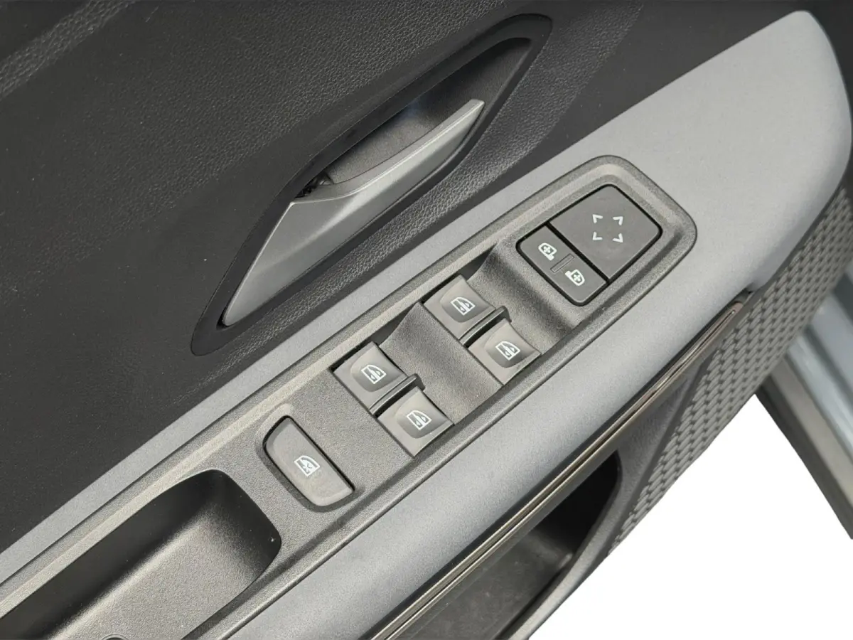 1.6 Hybrid 140 Extreme 7p. ZUINIG | RUIM | Stoelverwarming | Climate control | Carplay |