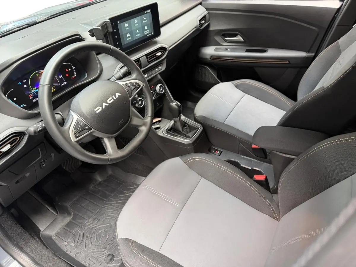 1.6 Hybrid 140 Extreme 7p. ZUINIG | RUIM | Stoelverwarming | Climate control | Carplay |