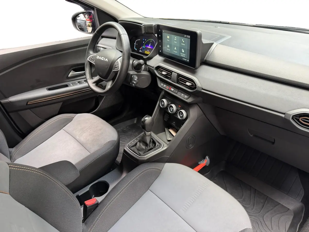 1.6 Hybrid 140 Extreme 7p. ZUINIG | RUIM | Stoelverwarming | Climate control | Carplay |