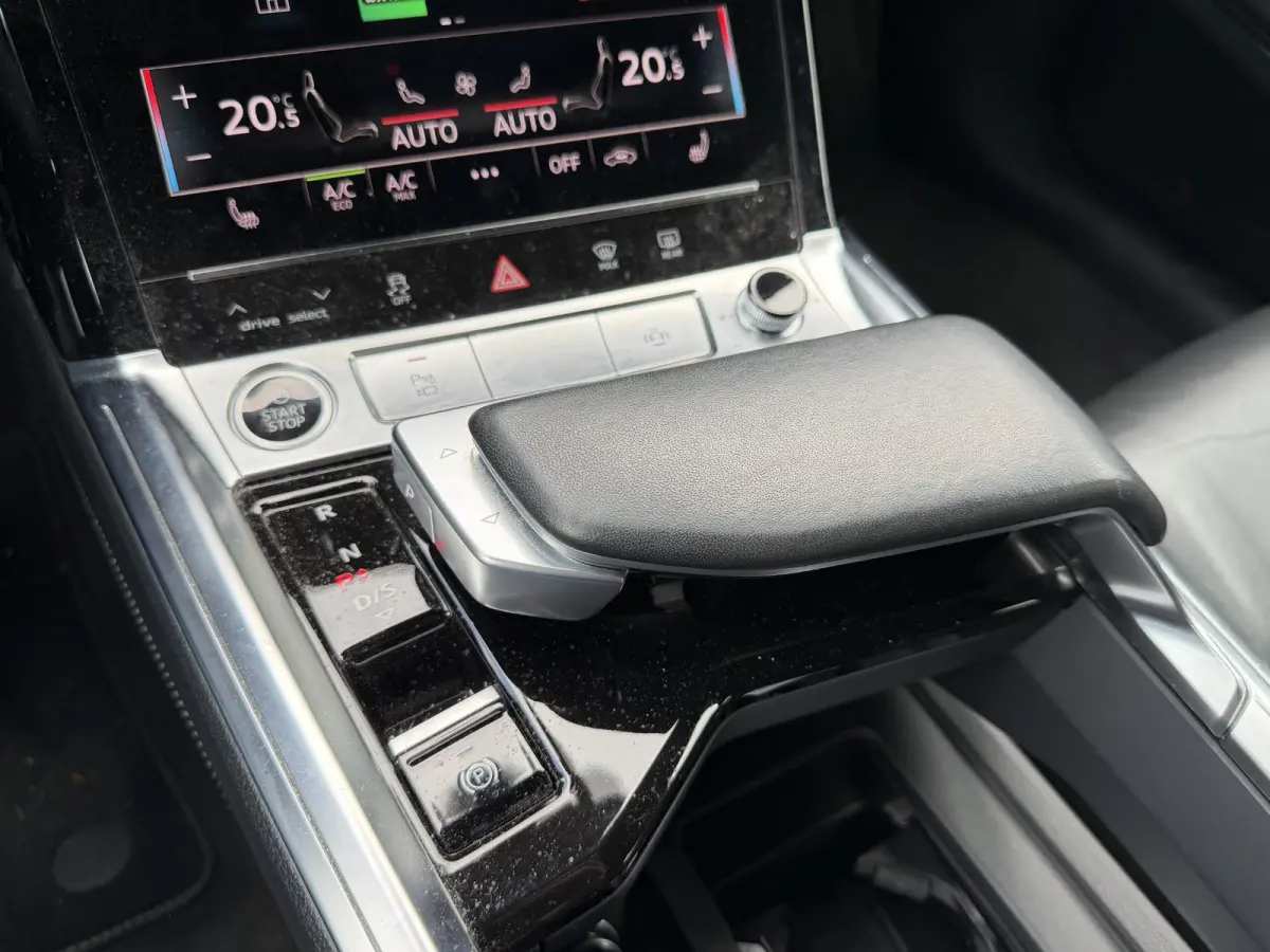 55 quattro S Edition Competition 115 kWh SOH 90% | Panoramadak | Luchtvering | Camera | Bang & Olufsen | Matrix LED |