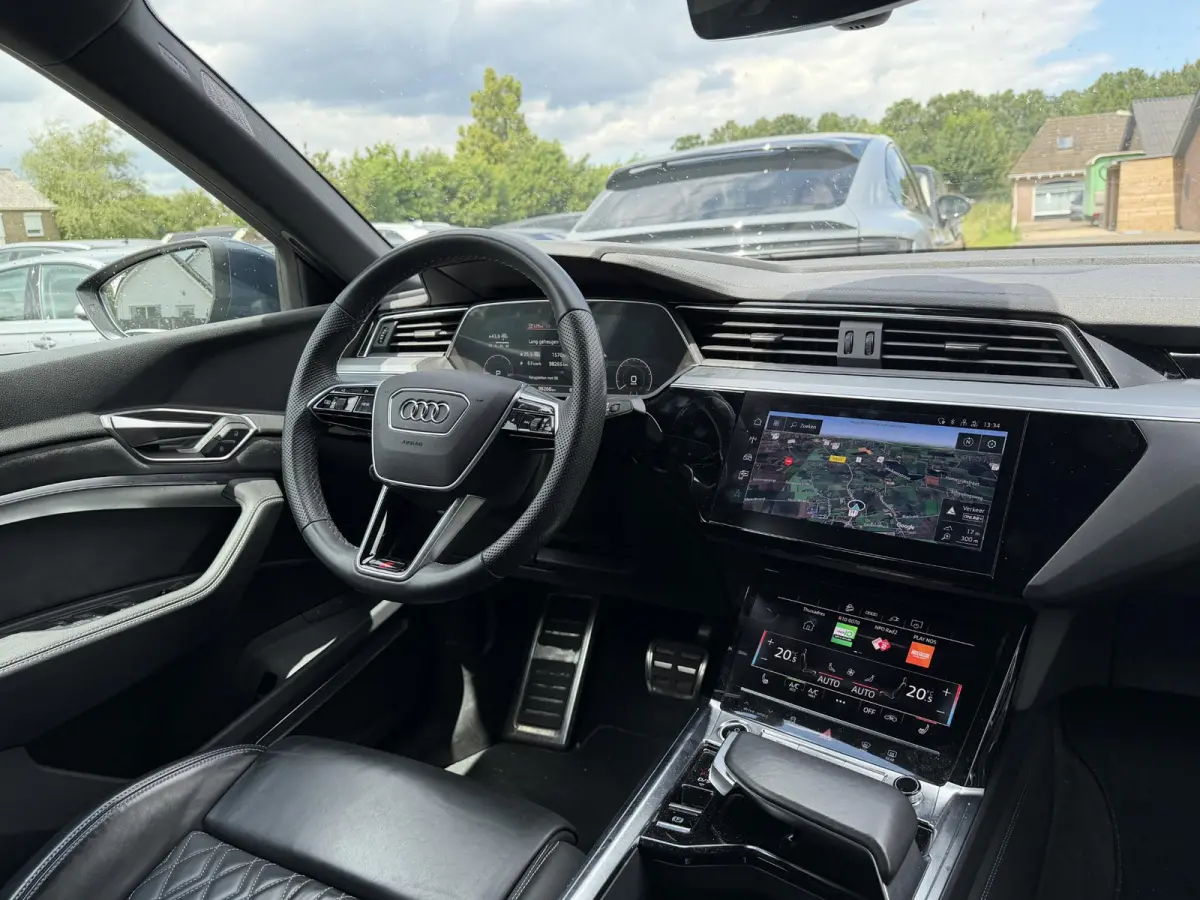 55 quattro S Edition Competition 115 kWh SOH 90% | Panoramadak | Luchtvering | Camera | Bang & Olufsen | Matrix LED |