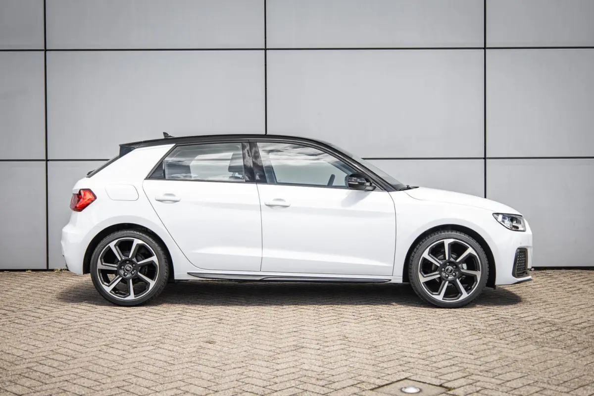25 TFSI 95pk S-tronic Advanced edition | 18" LMV | Apple Carplay/ Android Auto | Parkeersensoren | Climate Control