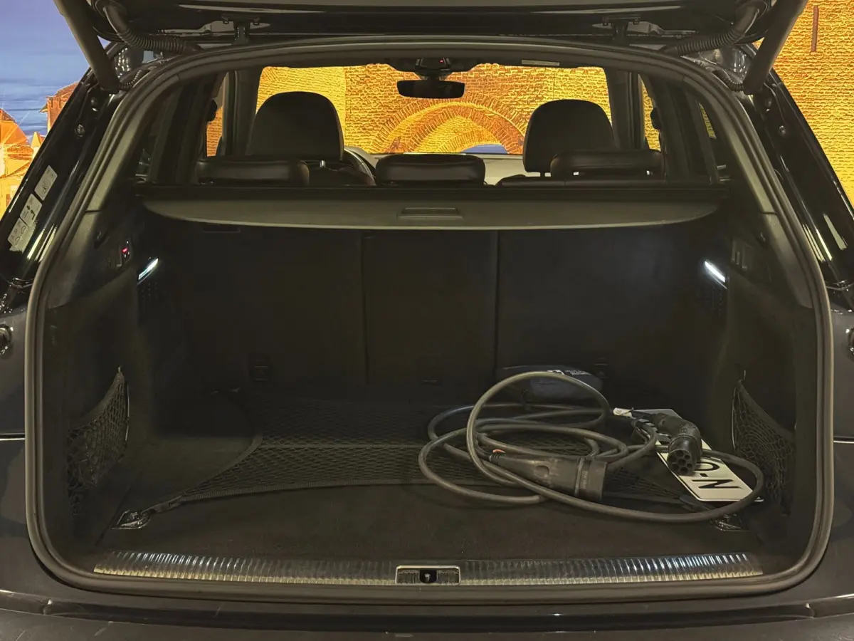 55 TFSI e Quattro S-Edition B&O Virtual Cockpit Camera