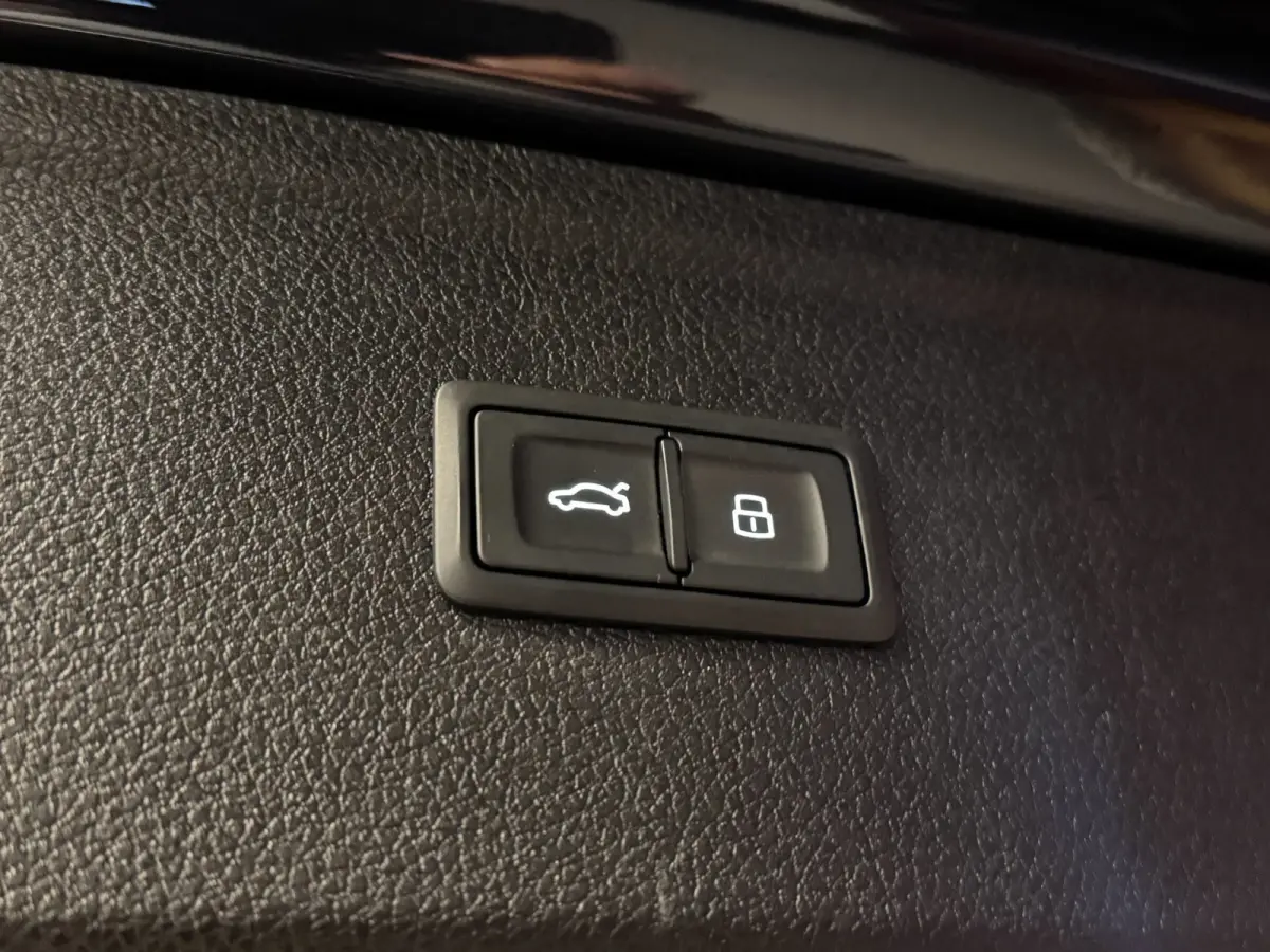 55 TFSI e Quattro S-Edition B&O Virtual Cockpit Camera