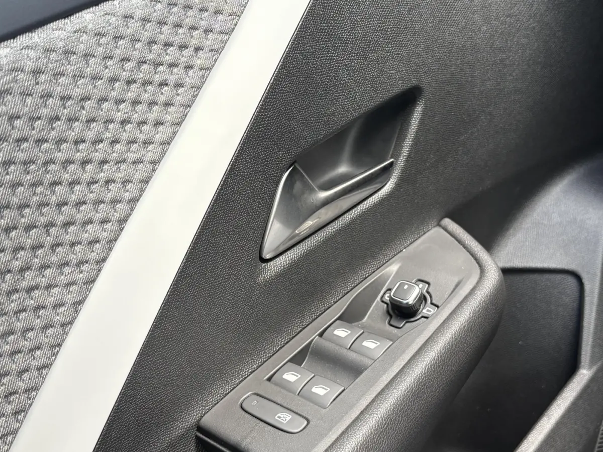 1.2 Turbo Hybrid Business Edition Tot 8 jaar garantie | Apple Carplay/Android Auto