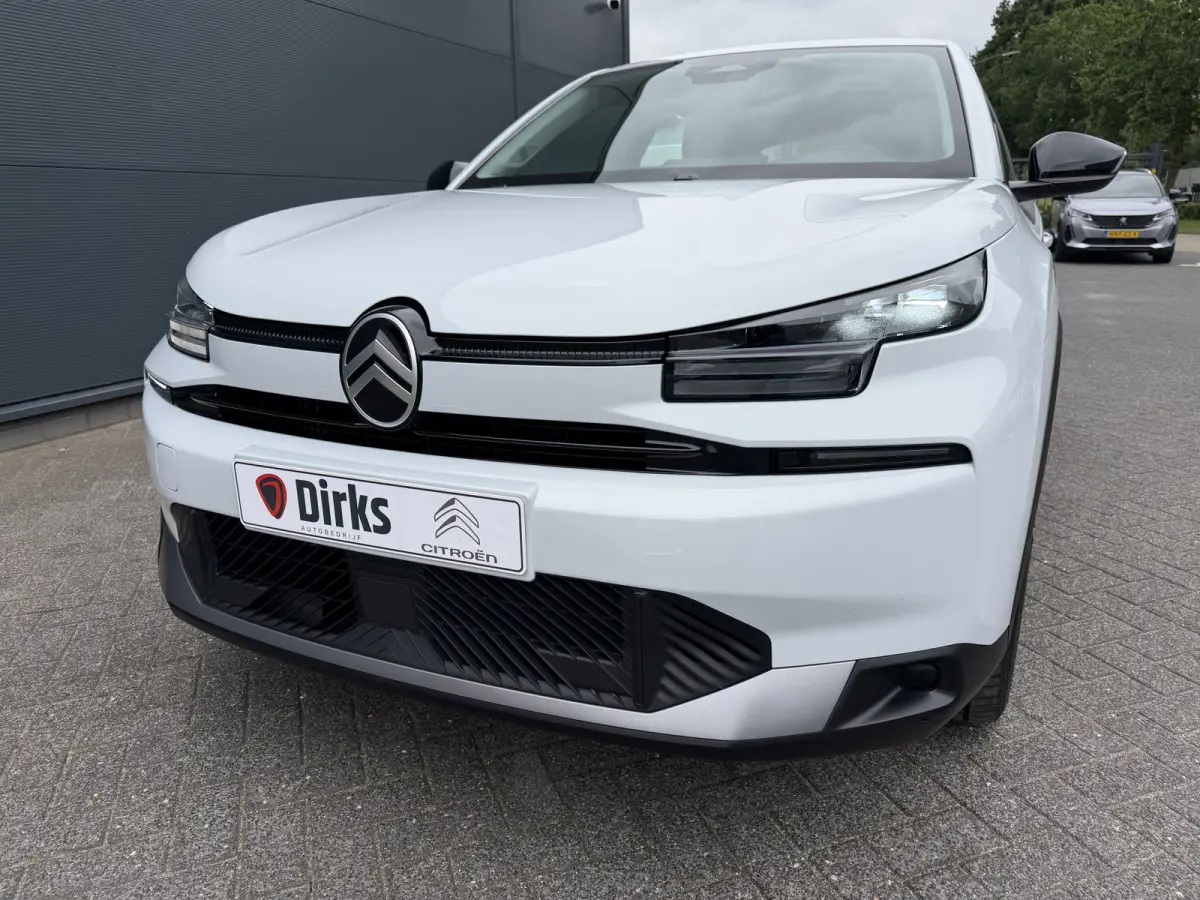 145pk Hybride Plus (Camera - LED - Navigatie - Automatische Airco - Parkeersensoren - Apple Carplay)