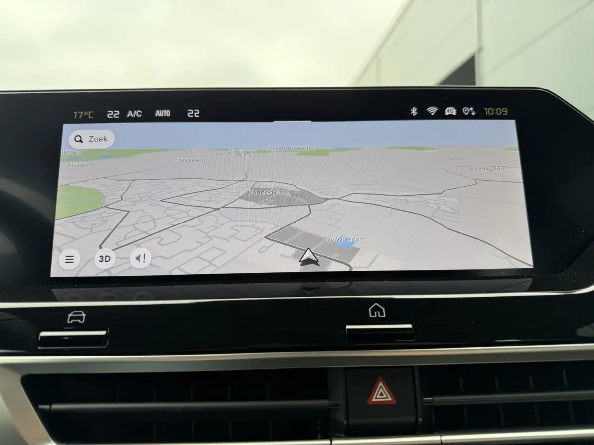 145pk Hybride Plus (Camera - LED - Navigatie - Automatische Airco - Parkeersensoren - Apple Carplay)