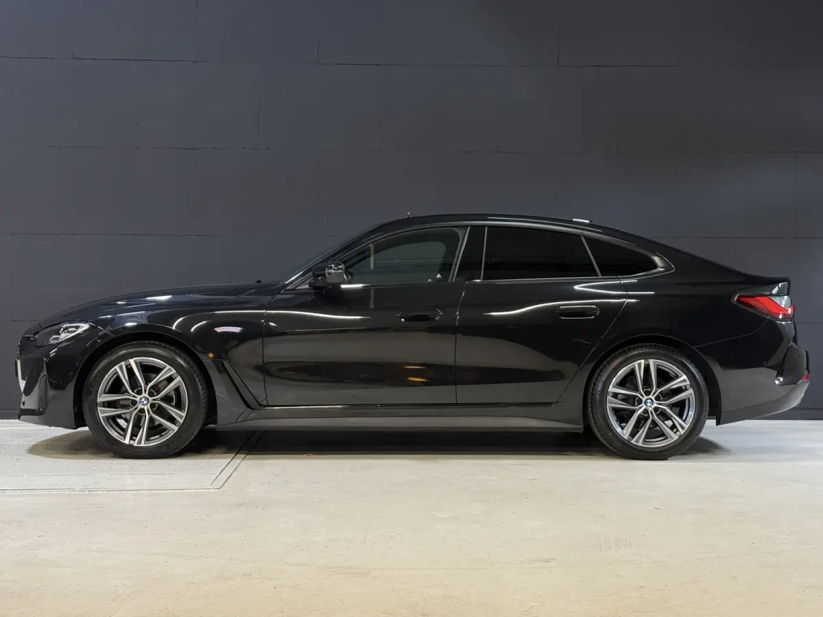 420i 184PK | Model 2022 | Schuifdak | LED | Apple Carplay | Camera