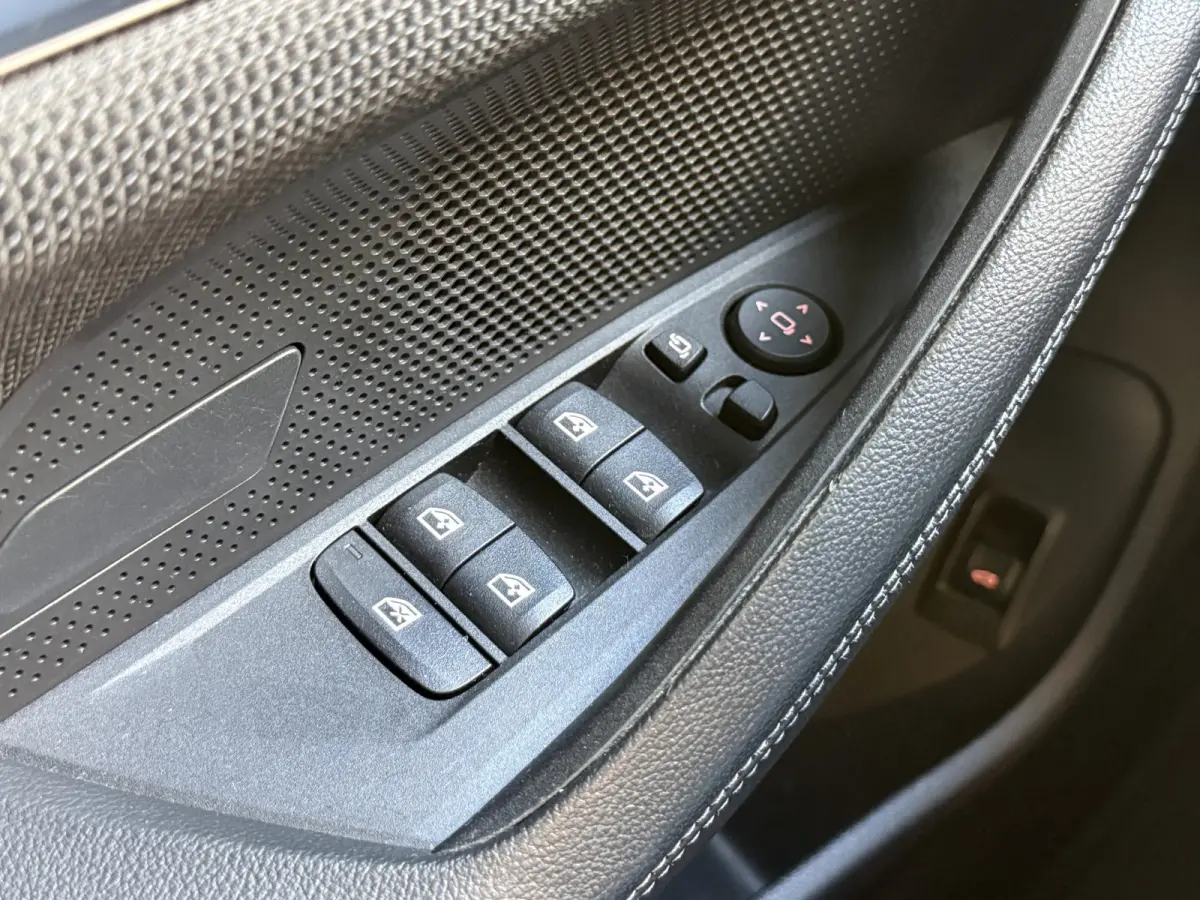 420i 184PK | Model 2022 | Schuifdak | LED | Apple Carplay | Camera