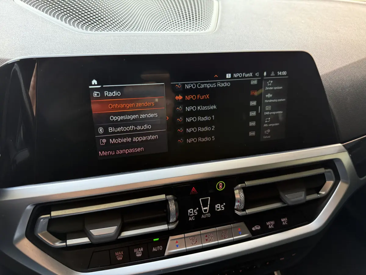 420i 184PK | Model 2022 | Schuifdak | LED | Apple Carplay | Camera