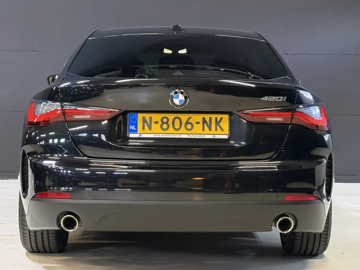 420i 184PK | Model 2022 | Schuifdak | LED | Apple Carplay | Camera