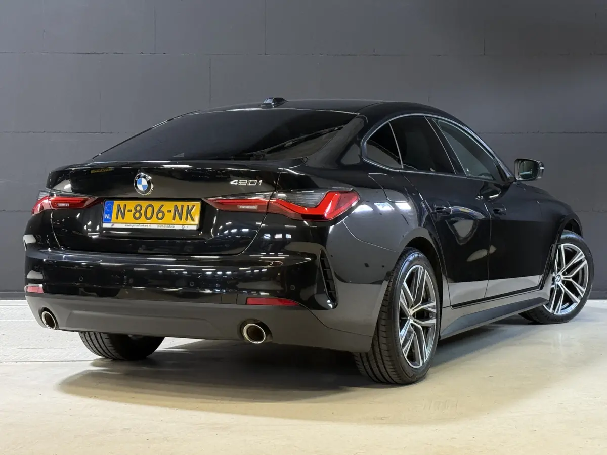 420i 184PK | Model 2022 | Schuifdak | LED | Apple Carplay | Camera