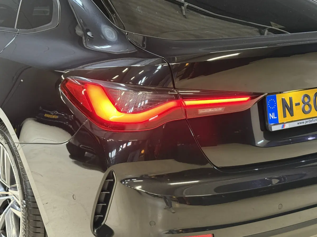 420i 184PK | Model 2022 | Schuifdak | LED | Apple Carplay | Camera
