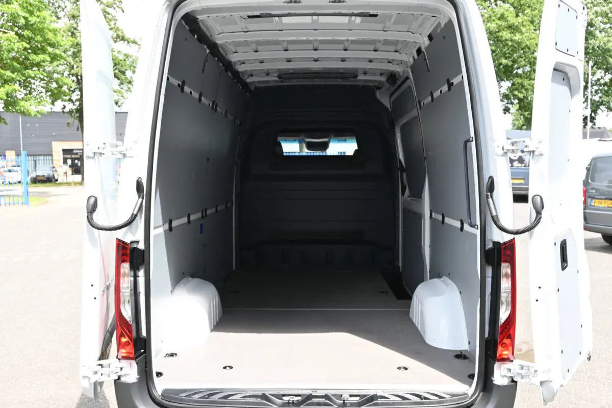 317 CDI L2H2 3500 KG trekhaak, LED, Geveerde stoel