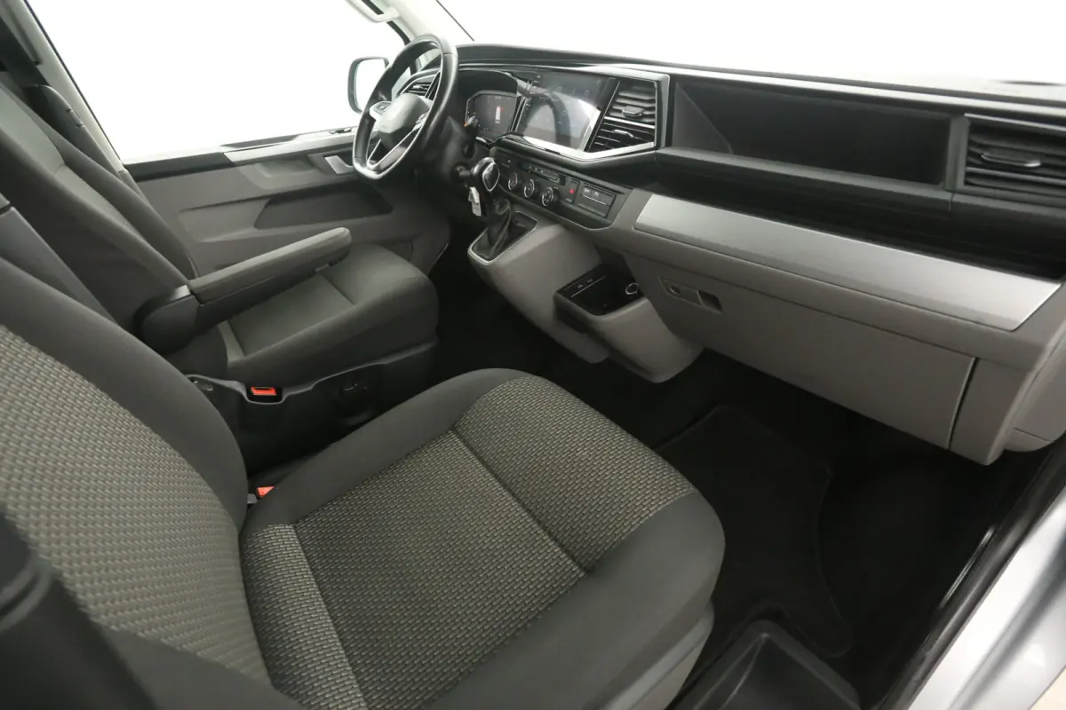 2.0 TDI BULLI 150PK L2H1 | Automaat | Dubbele Cabine | Airco | Cruise | Virtual | Camera | Carplay | Trekhaak