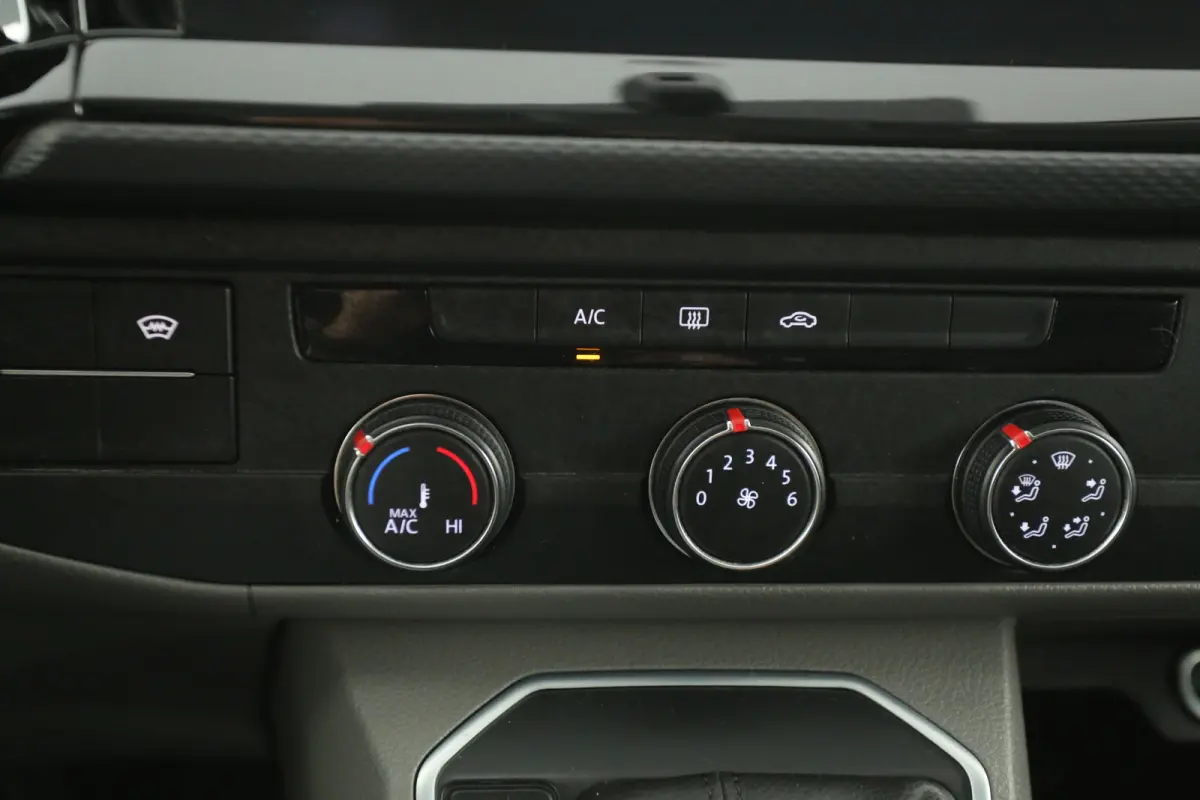2.0 TDI BULLI 150PK L2H1 | Automaat | Dubbele Cabine | Airco | Cruise | Virtual | Camera | Carplay | Trekhaak