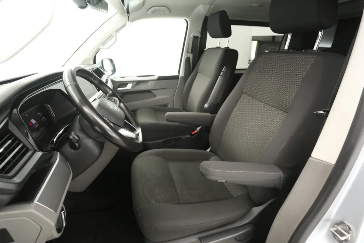 2.0 TDI BULLI 150PK L2H1 | Automaat | Dubbele Cabine | Airco | Cruise | Virtual | Camera | Carplay | Trekhaak