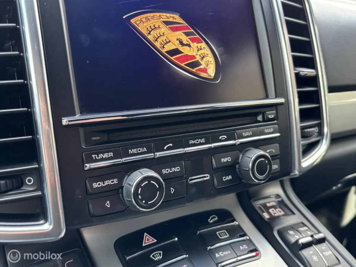 3.0 S E-Hybrid | Camera | Clima | Cruise | LM Velgen | Lederen bekleding | Memory chairs |