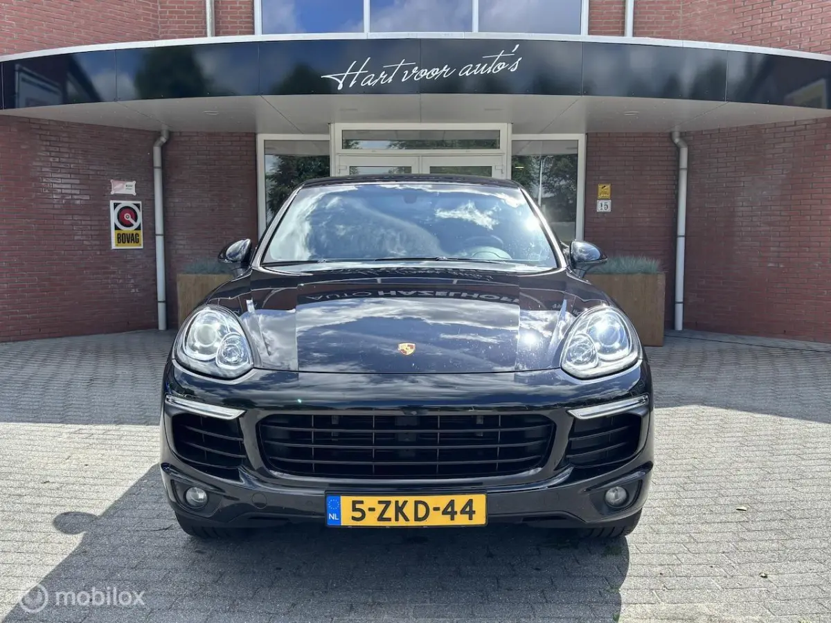 3.0 S E-Hybrid | Camera | Clima | Cruise | LM Velgen | Lederen bekleding | Memory chairs |