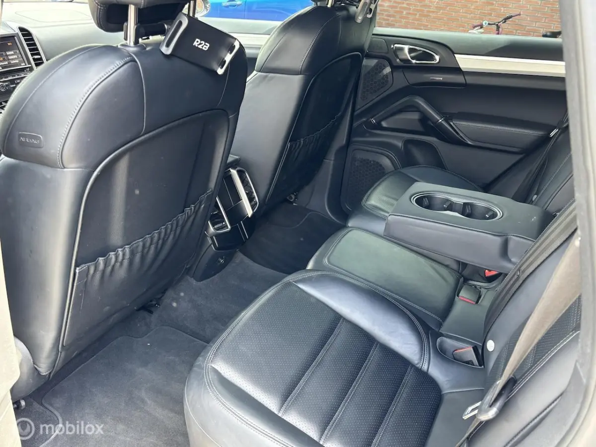 3.0 S E-Hybrid | Camera | Clima | Cruise | LM Velgen | Lederen bekleding | Memory chairs |