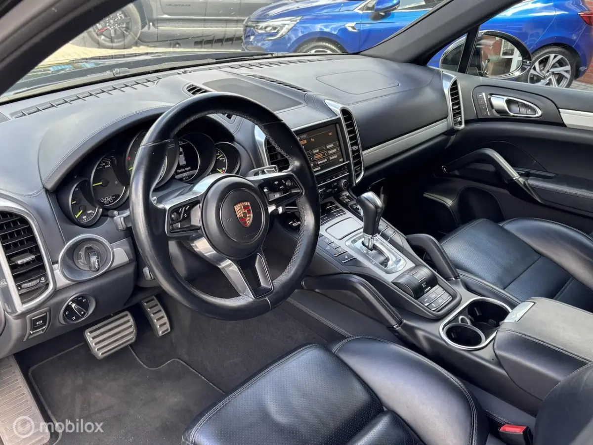 3.0 S E-Hybrid | Camera | Clima | Cruise | LM Velgen | Lederen bekleding | Memory chairs |