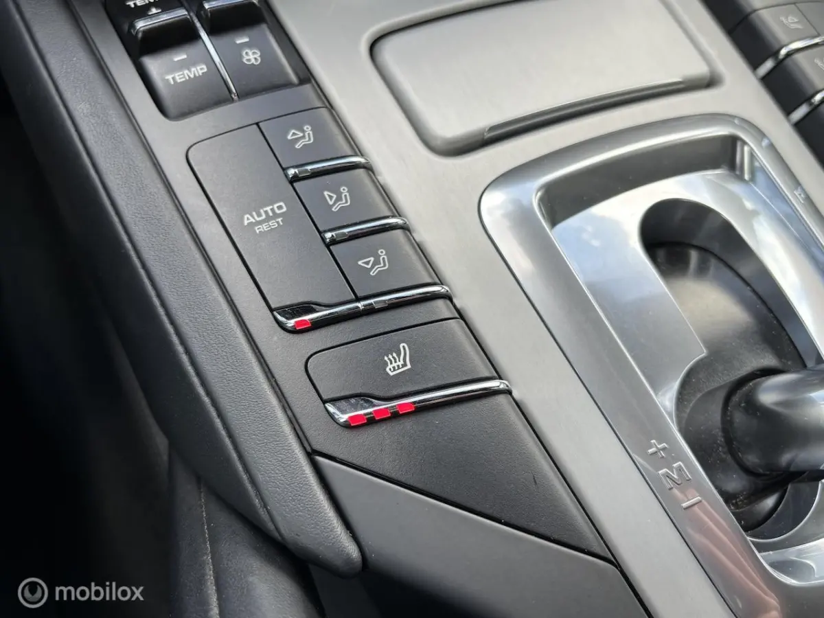 3.0 S E-Hybrid | Camera | Clima | Cruise | LM Velgen | Lederen bekleding | Memory chairs |