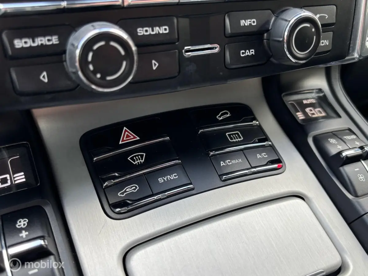 3.0 S E-Hybrid | Camera | Clima | Cruise | LM Velgen | Lederen bekleding | Memory chairs |