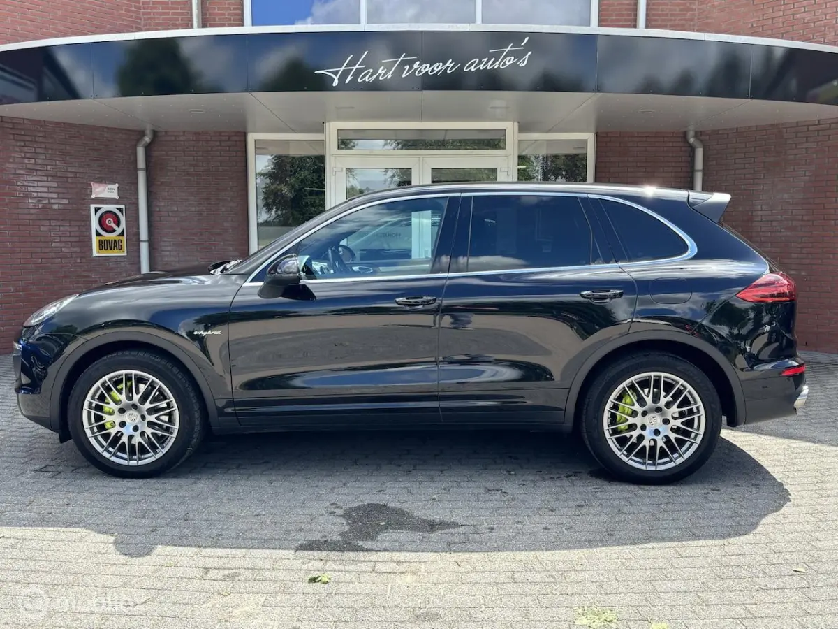 3.0 S E-Hybrid | Camera | Clima | Cruise | LM Velgen | Lederen bekleding | Memory chairs |