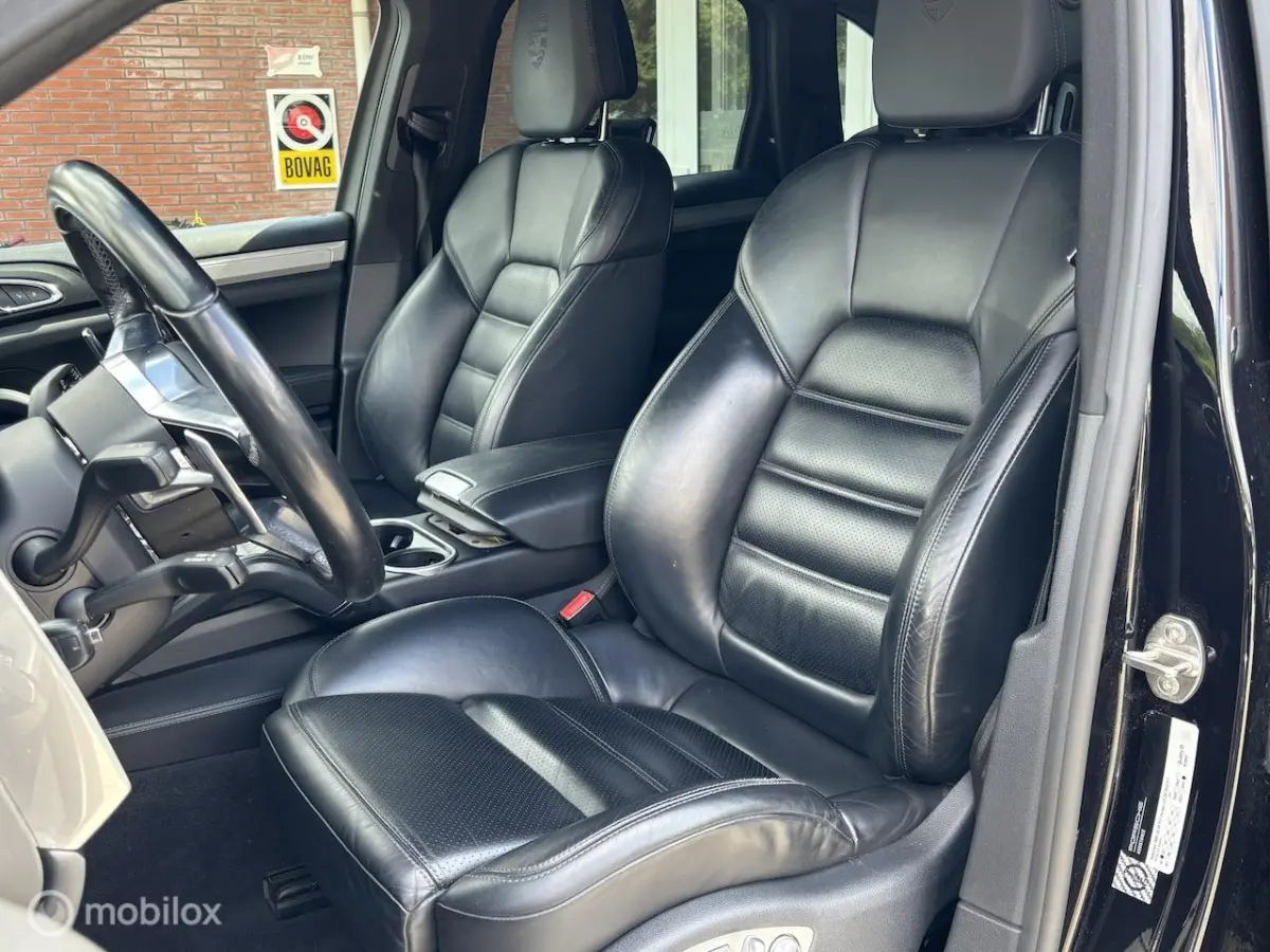 3.0 S E-Hybrid | Camera | Clima | Cruise | LM Velgen | Lederen bekleding | Memory chairs |