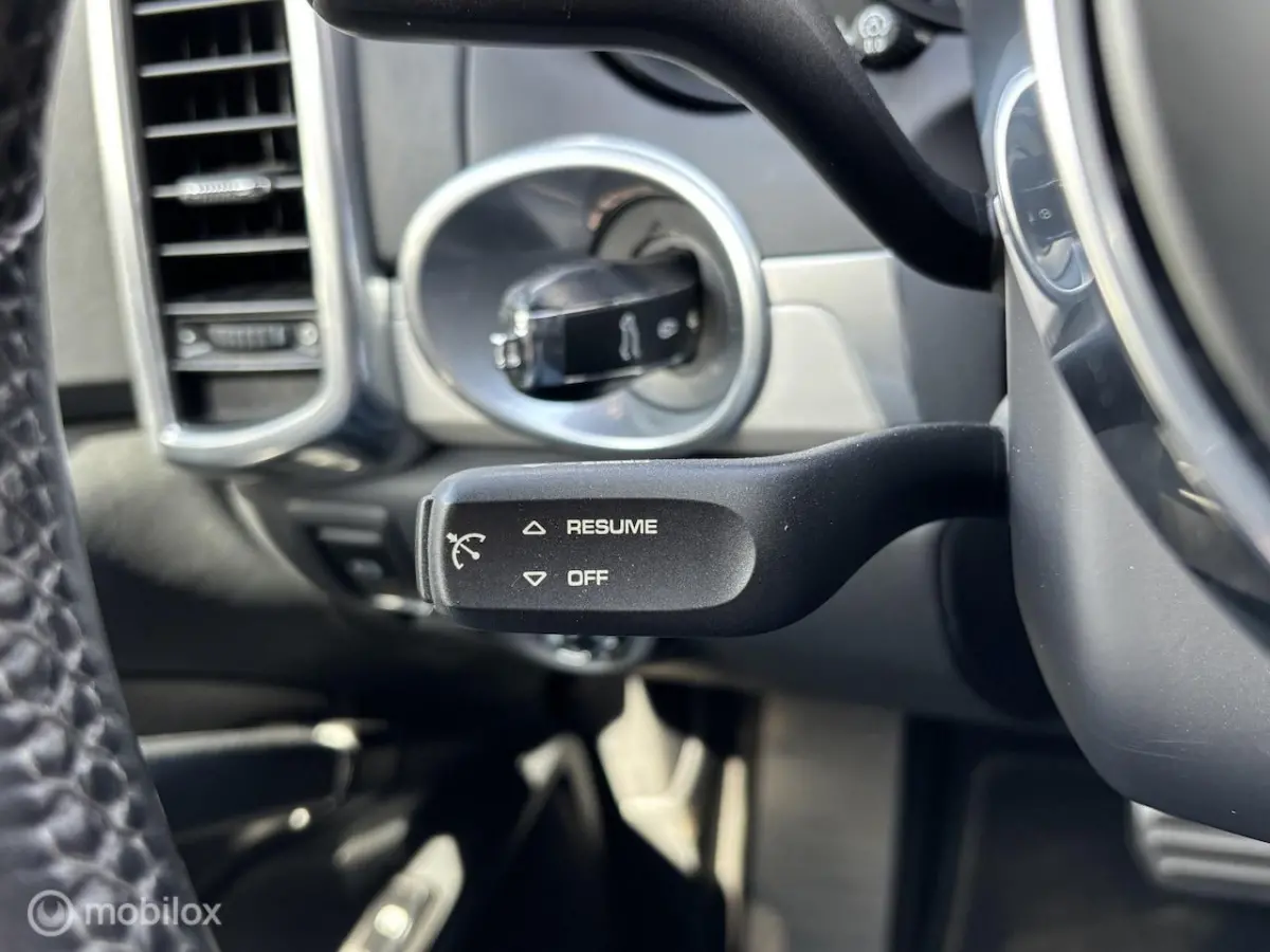 3.0 S E-Hybrid | Camera | Clima | Cruise | LM Velgen | Lederen bekleding | Memory chairs |
