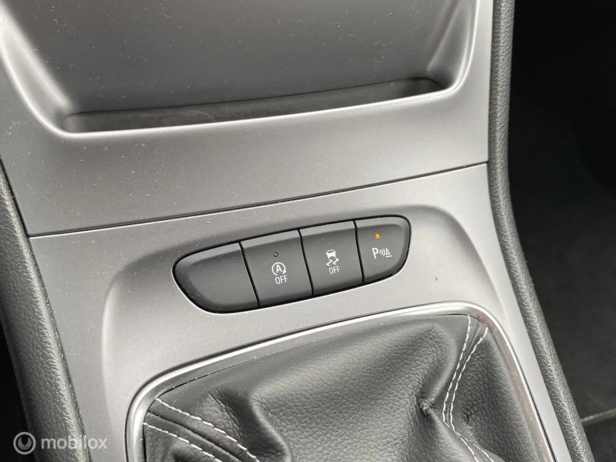 1.0 Online Edition | PDC V+A | Airco | Navigatie | Cruise | Apple Carplay/Android Auto | R