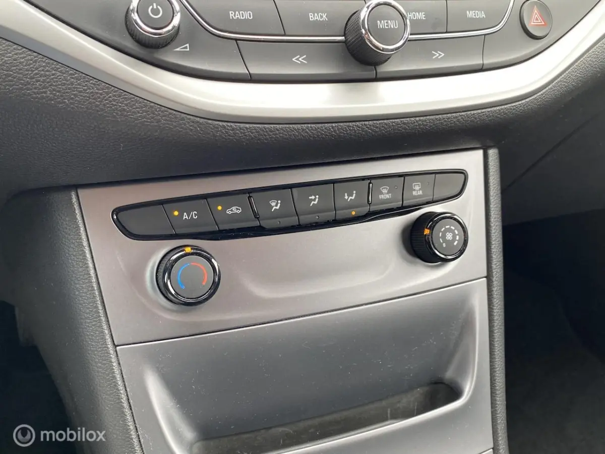 1.0 Online Edition | PDC V+A | Airco | Navigatie | Cruise | Apple Carplay/Android Auto | R