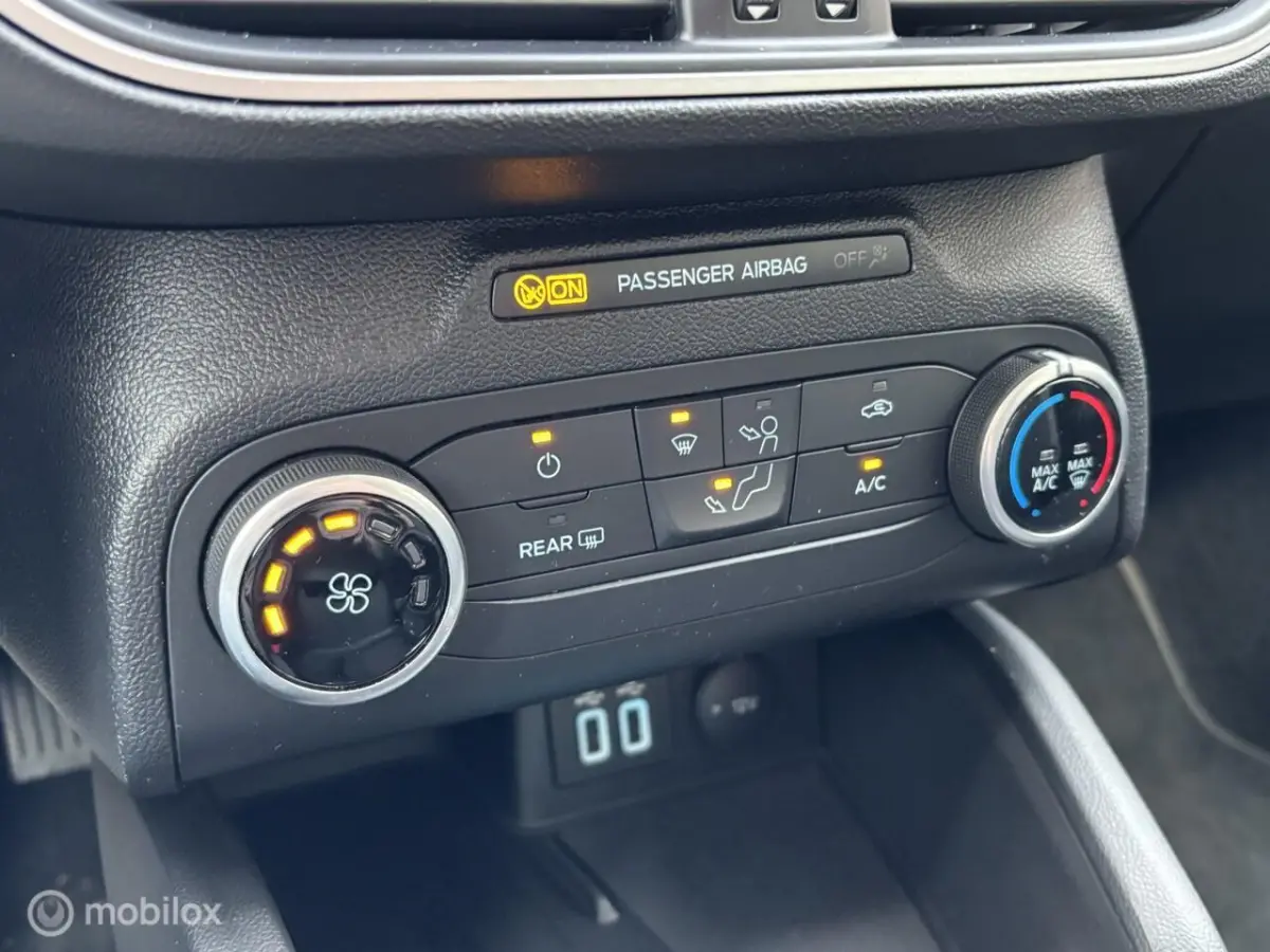 1.0 EcoBoost Trend Edition Business | Airco | Camera | PDC V+A | Navigatie | LM Velgen | C