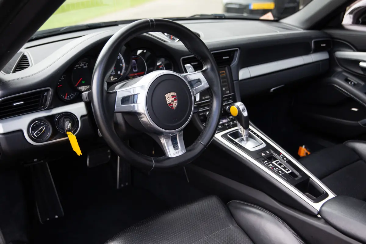 3.8 Turbo S 561PK , NL-auto, Keramisch, Bose, 18-voudig