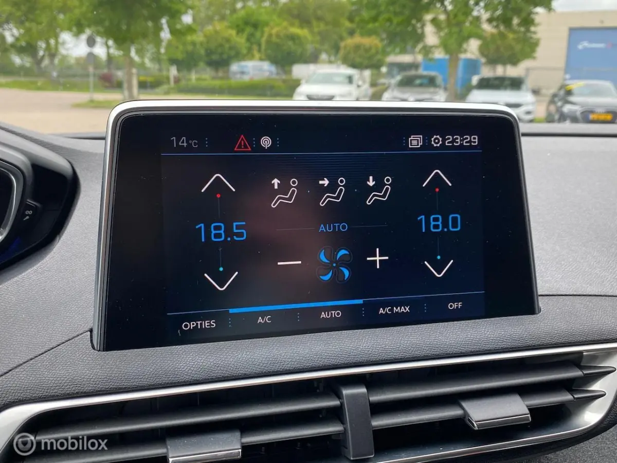 1.2 Puretech Premiere | Clima | Cruise | LM Velgen | Navigatie | Camera | Apple Carplay/An