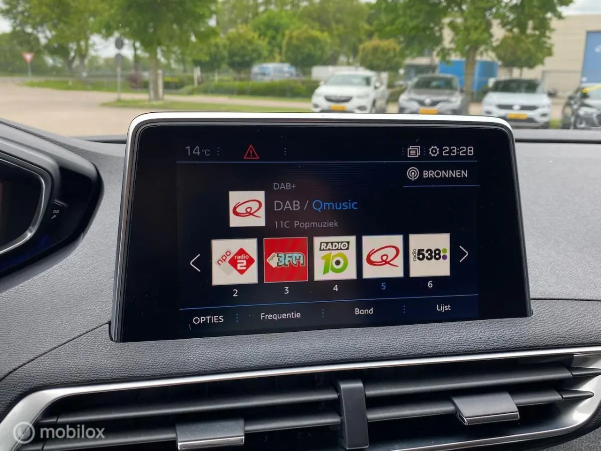1.2 Puretech Premiere | Clima | Cruise | LM Velgen | Navigatie | Camera | Apple Carplay/An