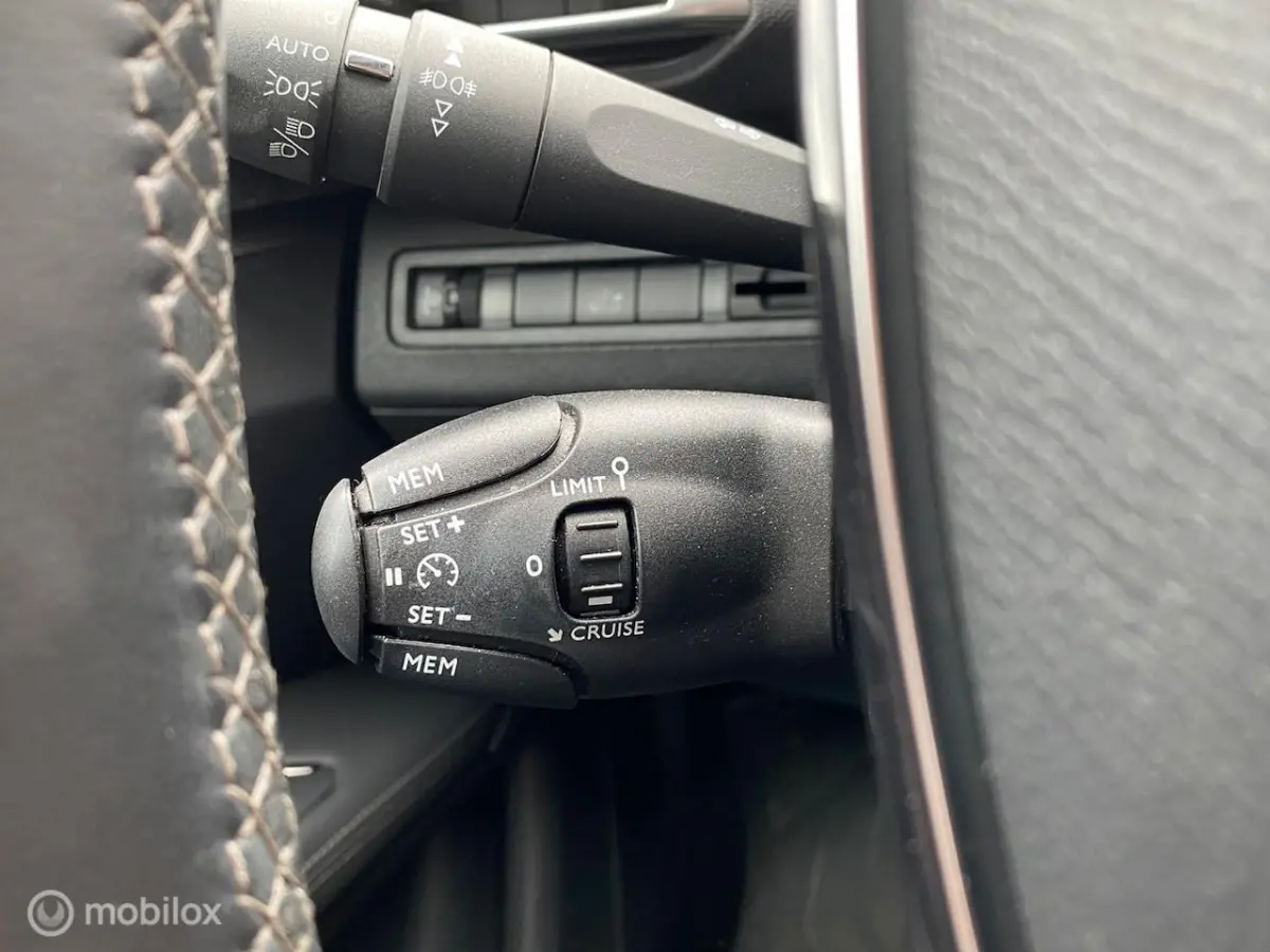 1.2 Puretech Premiere | Clima | Cruise | LM Velgen | Navigatie | Camera | Apple Carplay/An