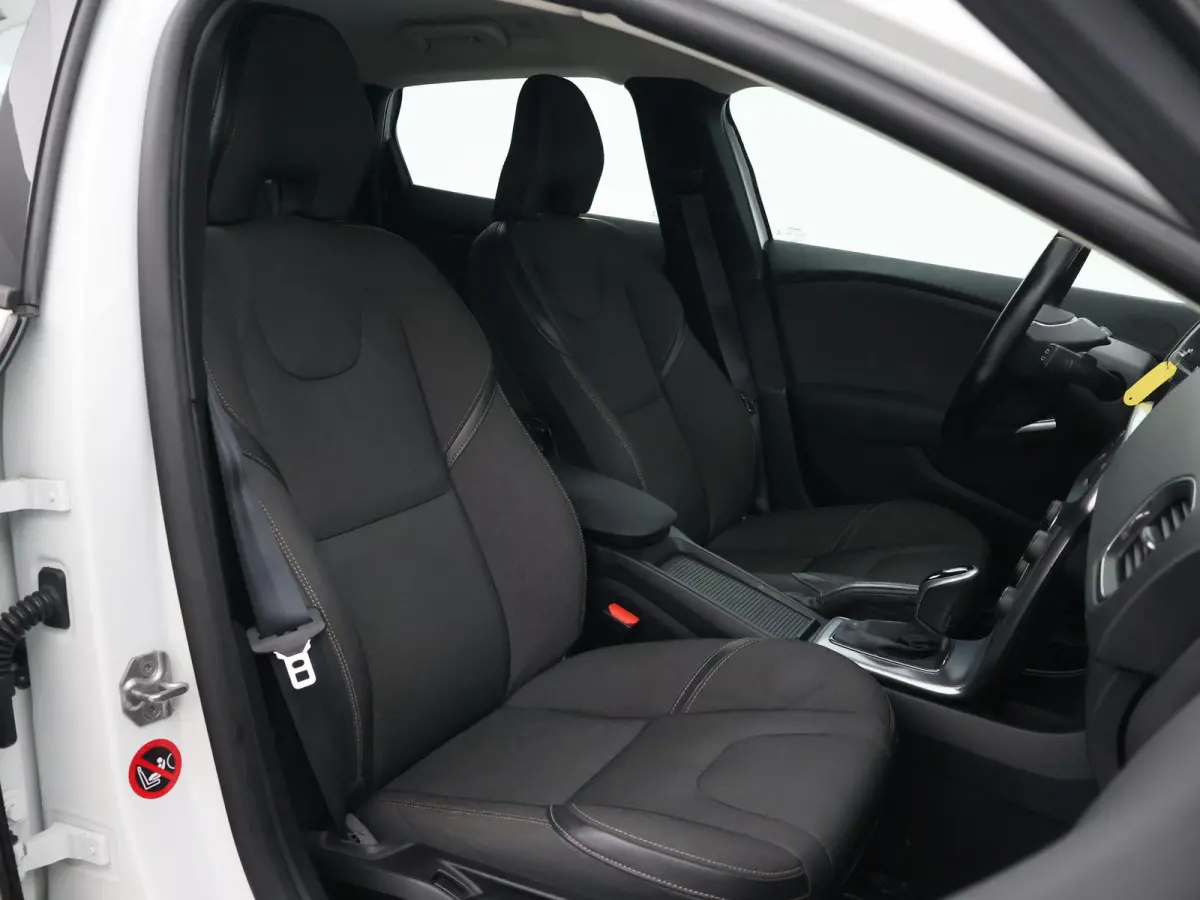1.5 T3 NORDIC+ 152 PK AUT. *DEALER ONDERHOUDEN* + LED | STOELVERW. | NAVIGATIE