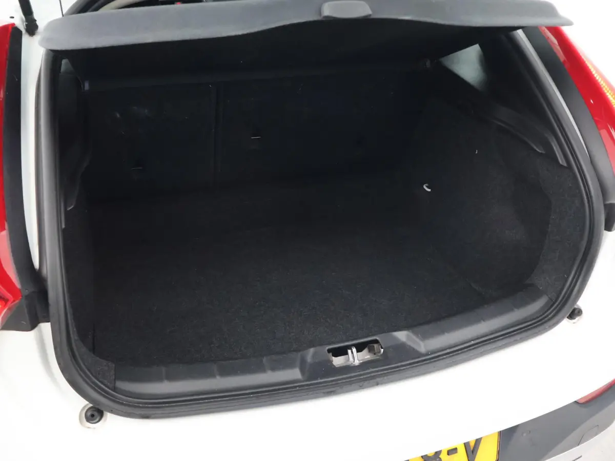 1.5 T3 NORDIC+ 152 PK AUT. *DEALER ONDERHOUDEN* + LED | STOELVERW. | NAVIGATIE