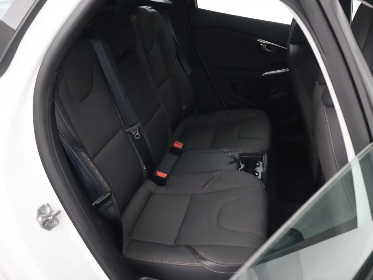 1.5 T3 NORDIC+ 152 PK AUT. *DEALER ONDERHOUDEN* + LED | STOELVERW. | NAVIGATIE